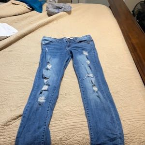 Kancan distressed jeans.